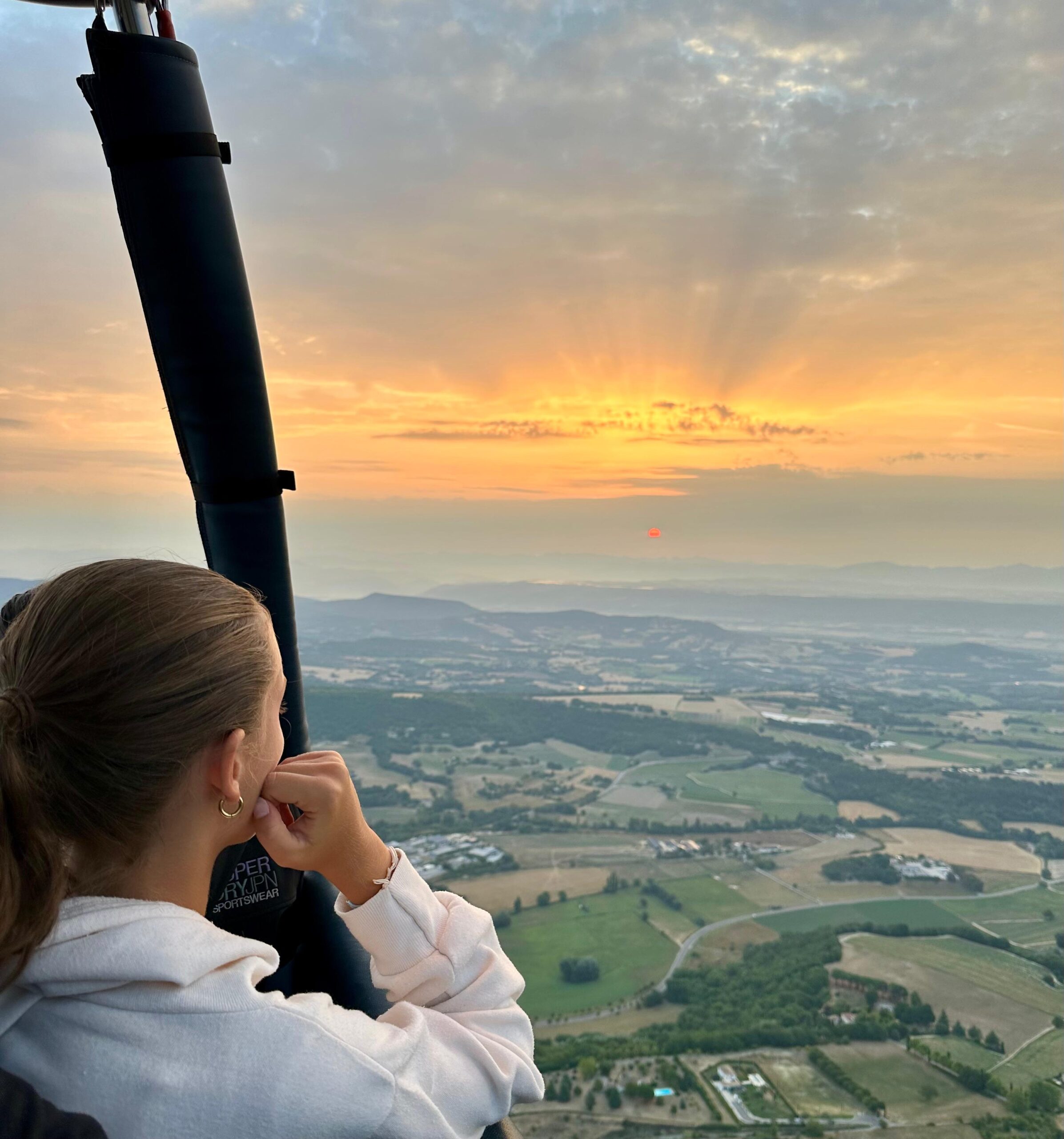 c043a7db-6af4-4d2b-85ec-8402ae4f27d5